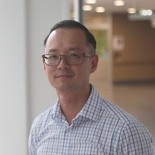 Photo of Dr Sam Yuen